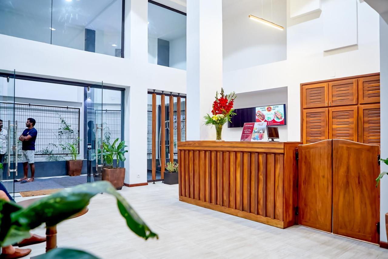 Anjary Hotel Antananarivo Bagian luar foto