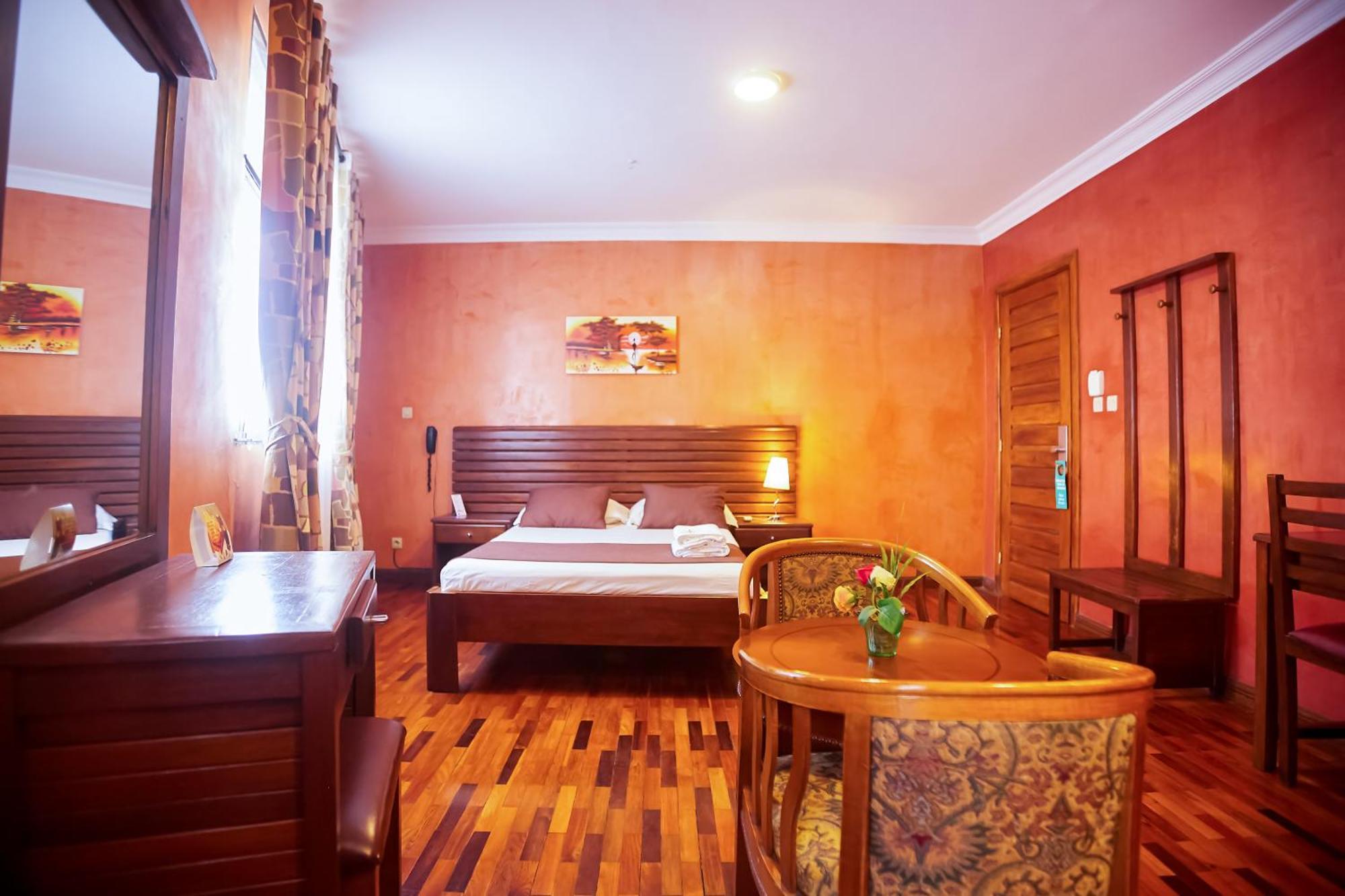 Anjary Hotel Antananarivo Bagian luar foto