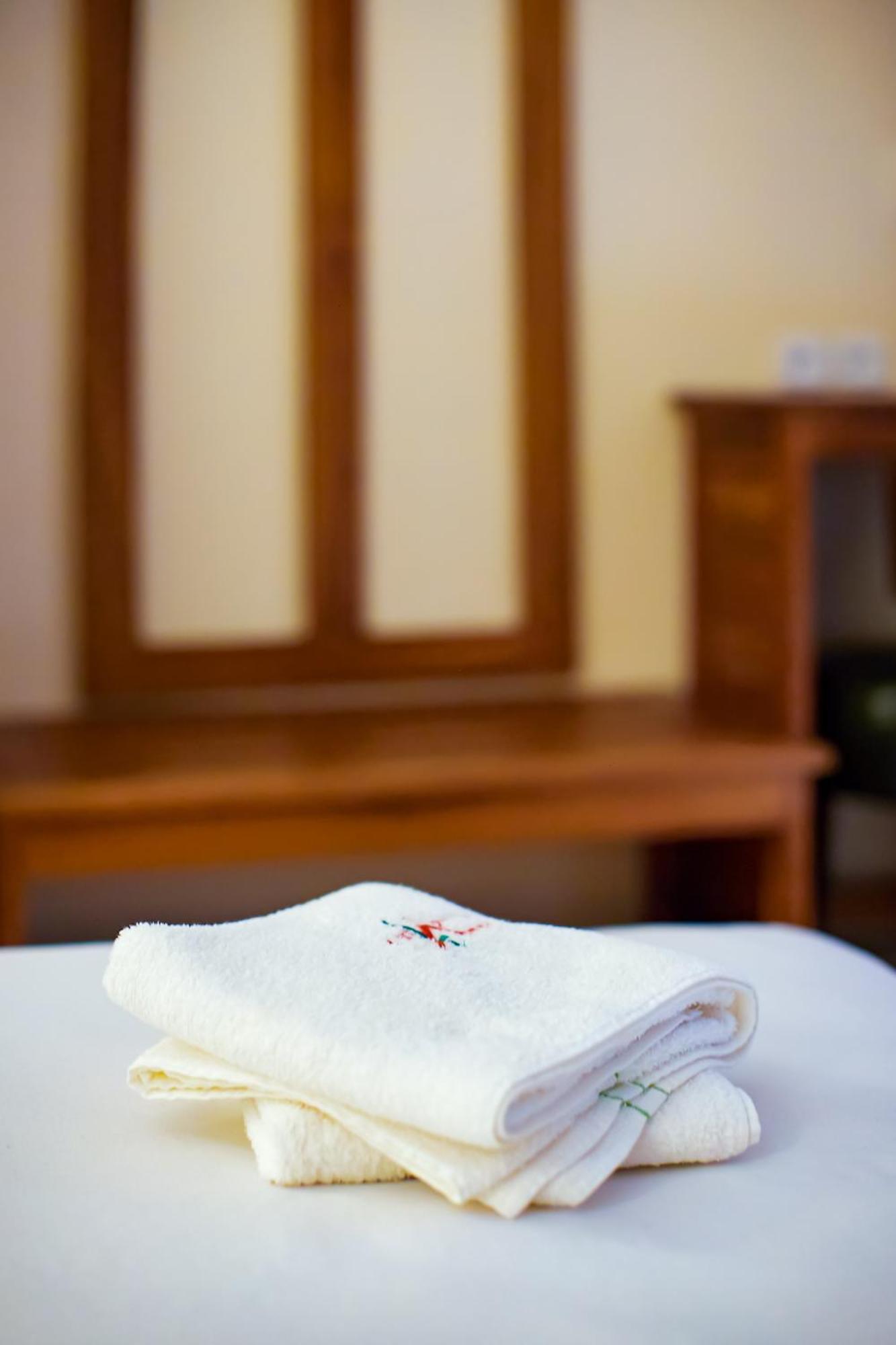 Anjary Hotel Antananarivo Bagian luar foto