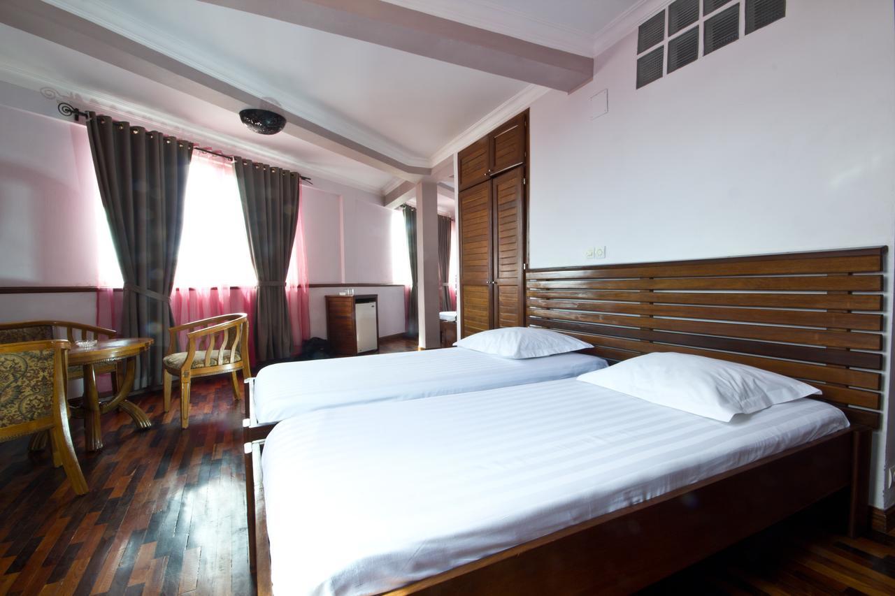 Anjary Hotel Antananarivo Bagian luar foto