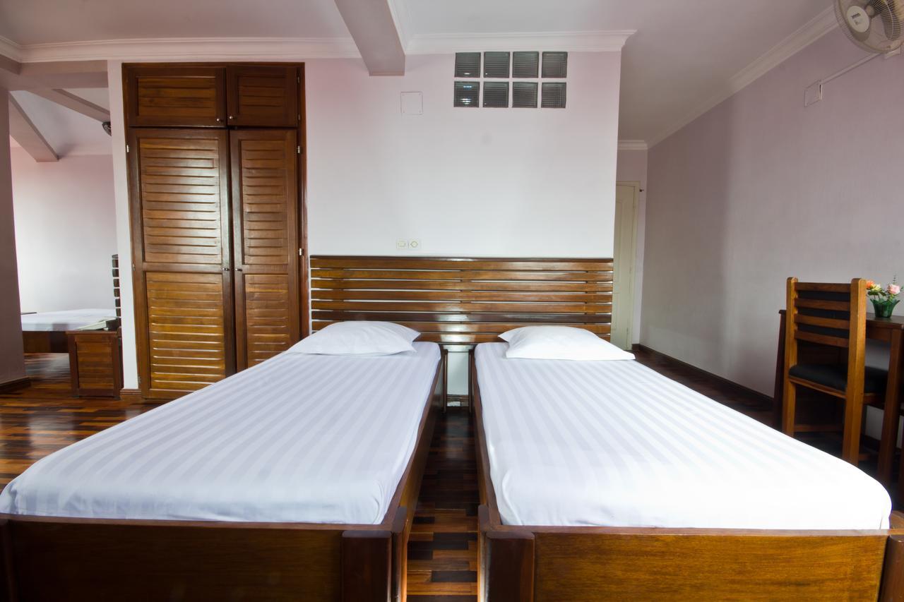 Anjary Hotel Antananarivo Bagian luar foto