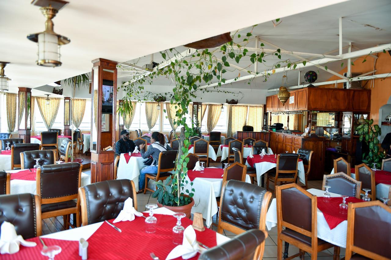 Anjary Hotel Antananarivo Bagian luar foto