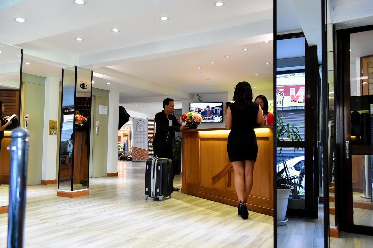 Anjary Hotel Antananarivo Bagian luar foto