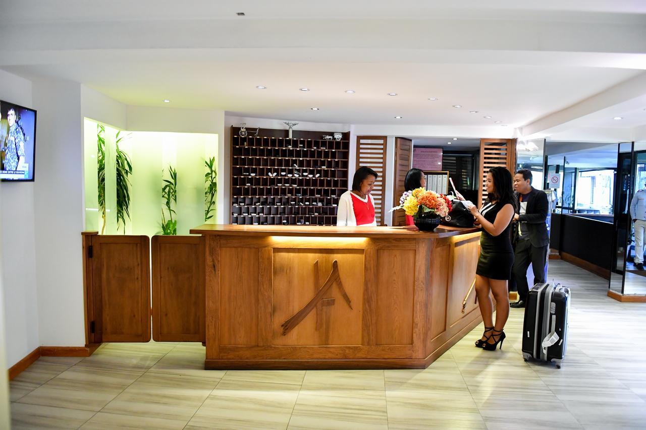 Anjary Hotel Antananarivo Bagian luar foto