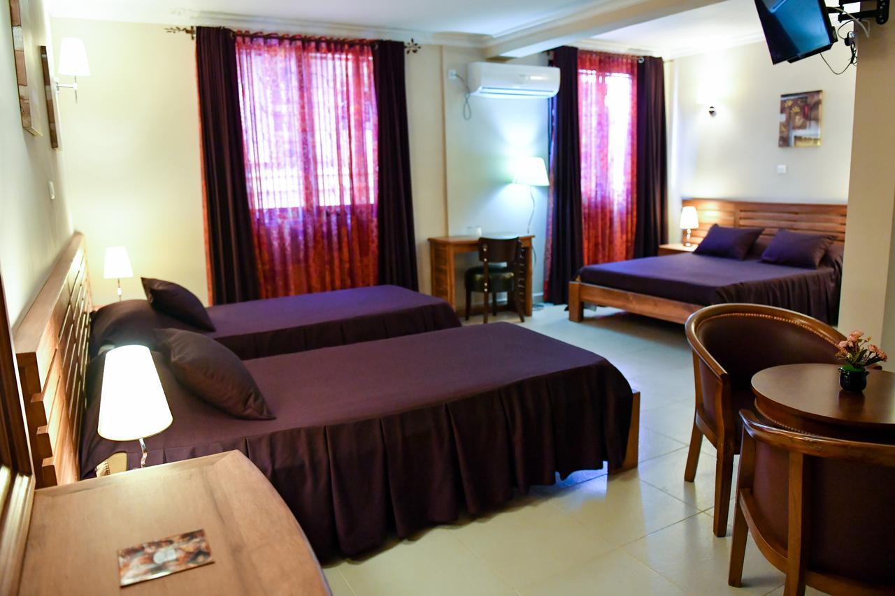 Anjary Hotel Antananarivo Bagian luar foto